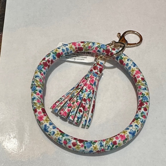 Multicolored Flowers White & Floral Keychain Bracelet with Tassel NWT - Picture 2 of 6